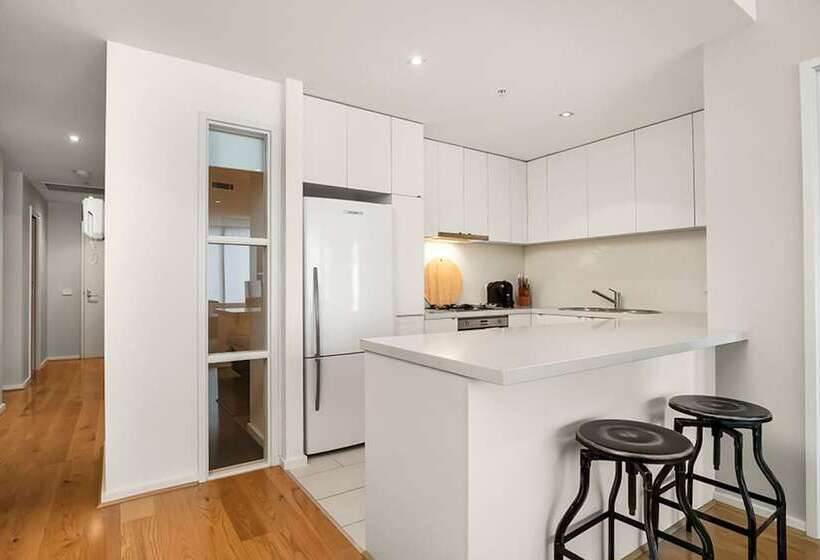 דירת שלושה חדרים, Waterfront Melbourne Apartments
