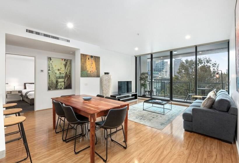 דירת שלושה חדרים, Waterfront Melbourne Apartments