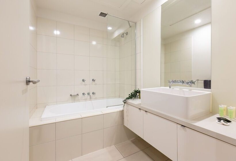 דירת שלושה חדרים, Waterfront Melbourne Apartments