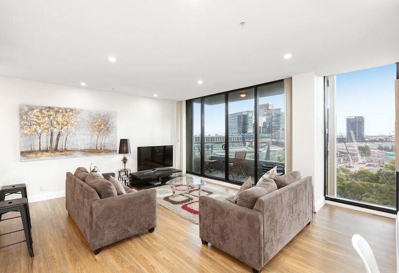 2 Bedrooms Apartment City View, Waterfront Melbourne Apartments