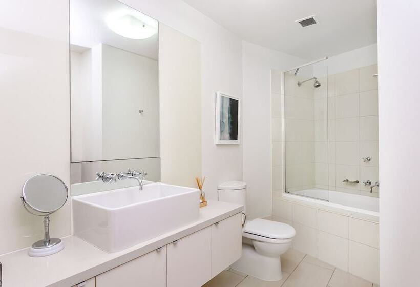 דירת אקזקיוטיב 2 חדרים, Waterfront Melbourne Apartments