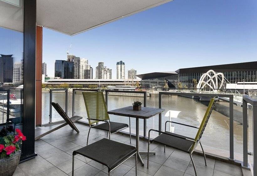 דירת אקזקיוטיב 3 חדרים, Waterfront Melbourne Apartments