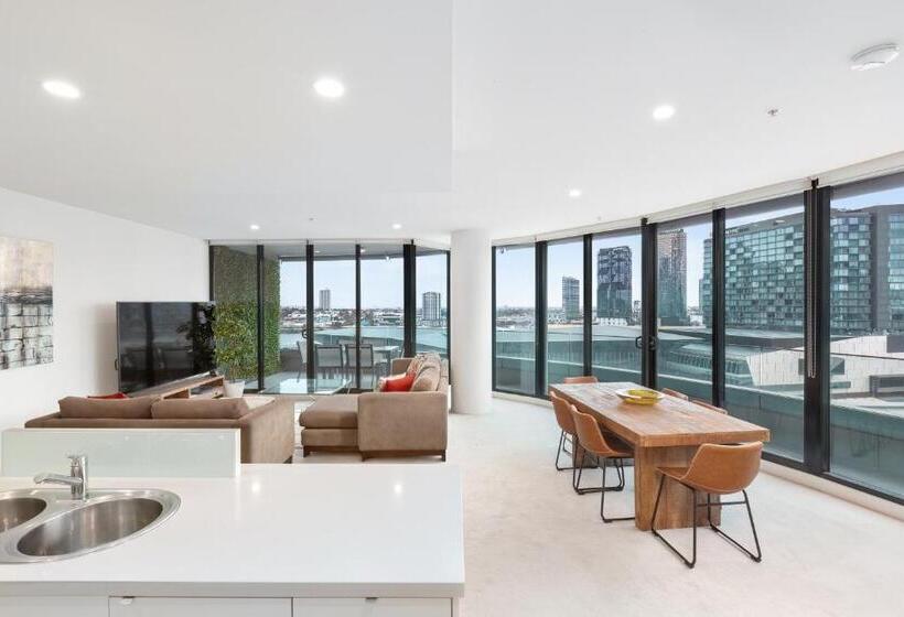 דירת אקזקיוטיב 3 חדרים, Waterfront Melbourne Apartments