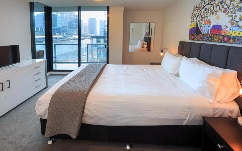 דירת אקזקיוטיב 3 חדרים, Waterfront Melbourne Apartments