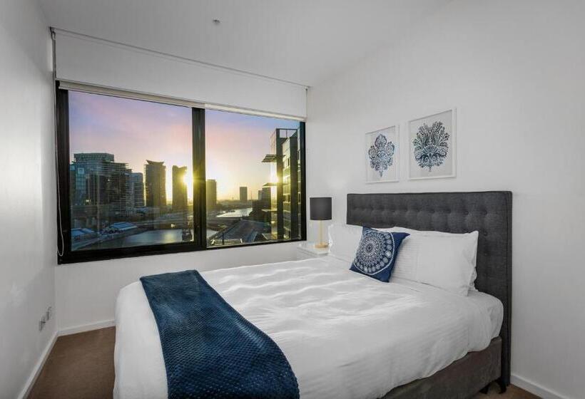 דירת אקזקיוטיב 2 חדרים, Waterfront Melbourne Apartments