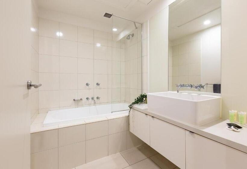 דירת שלושה חדרים, Waterfront Melbourne Apartments