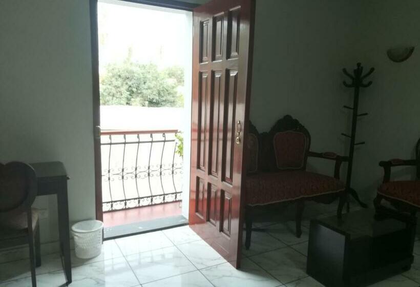 スタンダードトリプルルーム, Hostal El Remanso