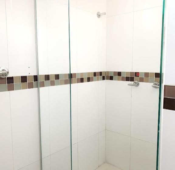 اتاق استاندارد سه نفره, Continental Plaza