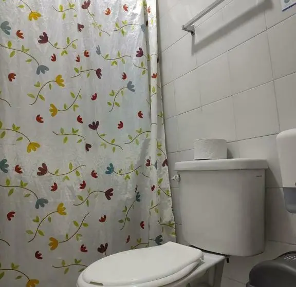 Standard Kolmen Hengen Huone, La Republica Manizales