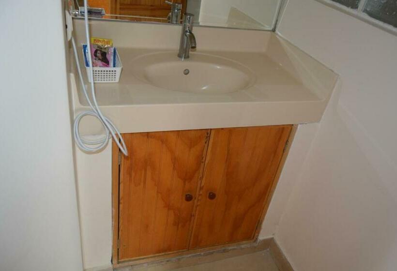 标准三人间, Los Flamencos