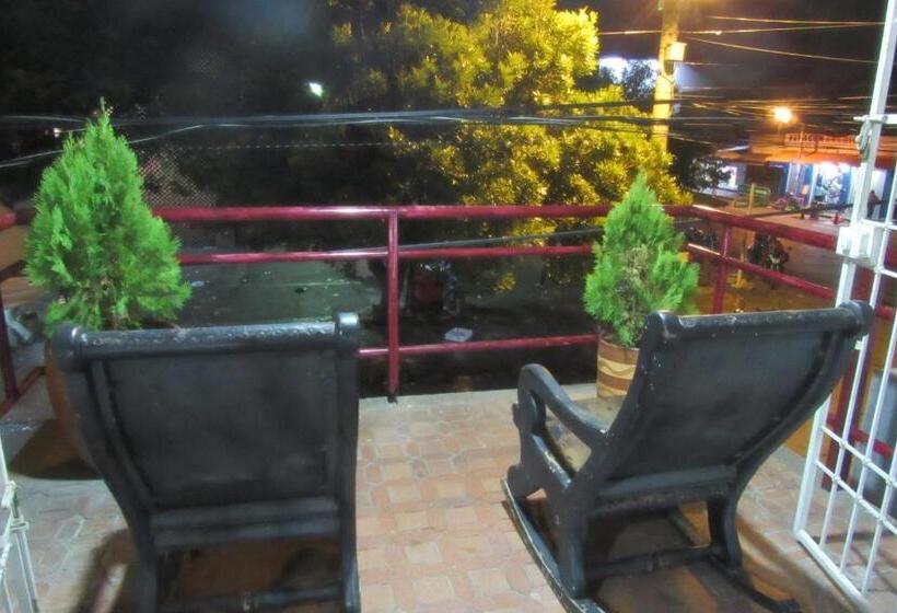 Familienzimmer, Nuevo Tio