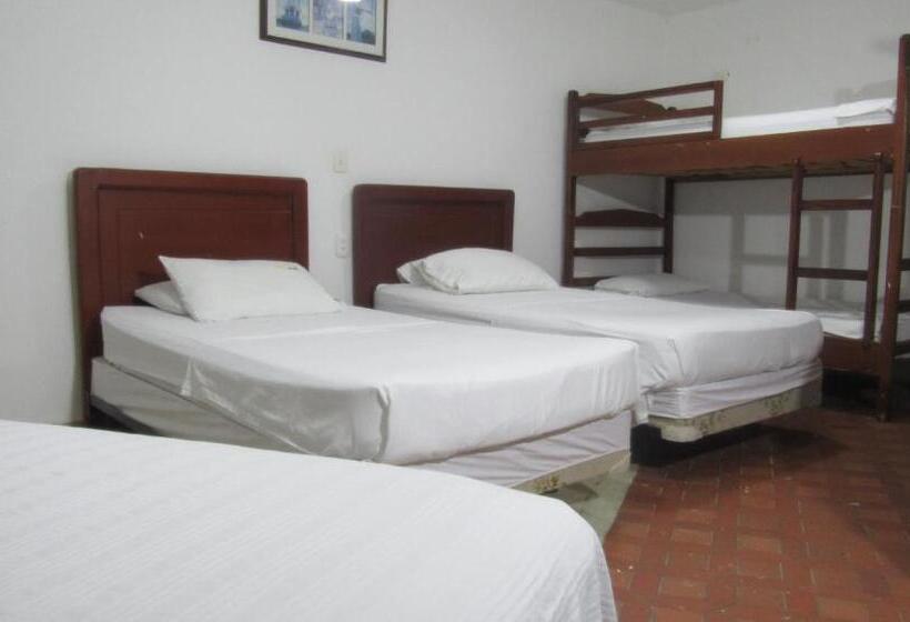 Familienzimmer, Nuevo Tio