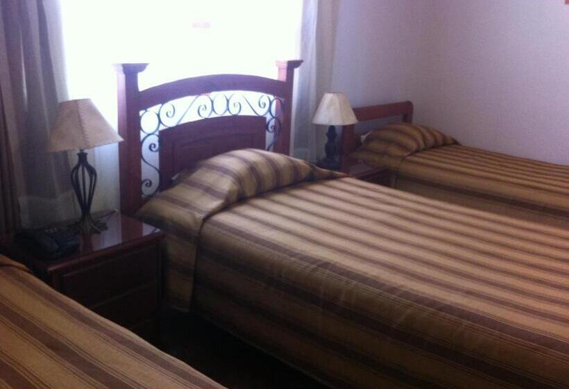 اتاق استاندارد سه نفره, Oro Viejo