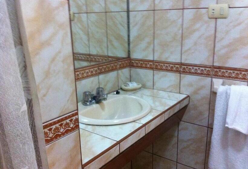 اتاق استاندارد یک نفره, Oro Viejo