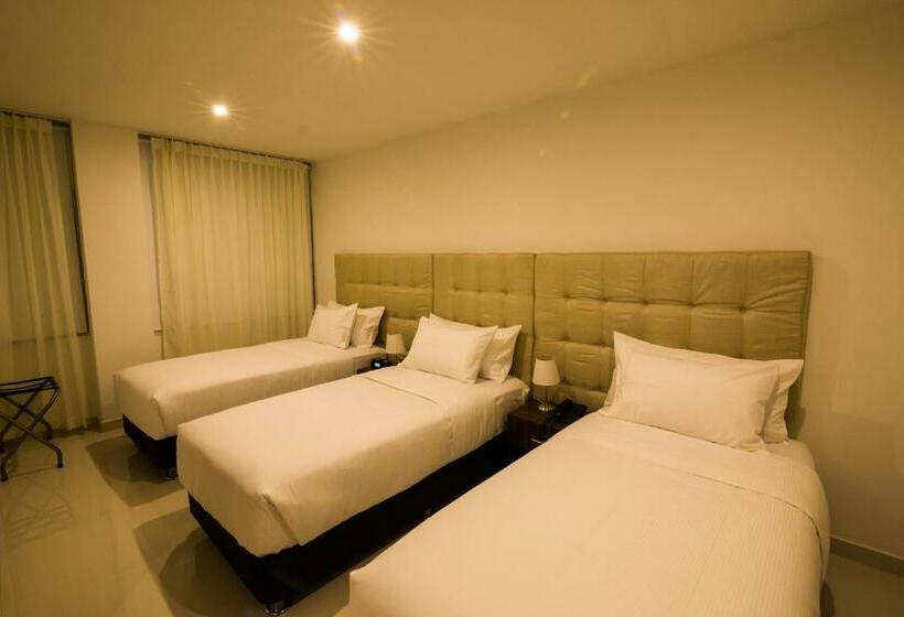 标准间, Parque Del Sol