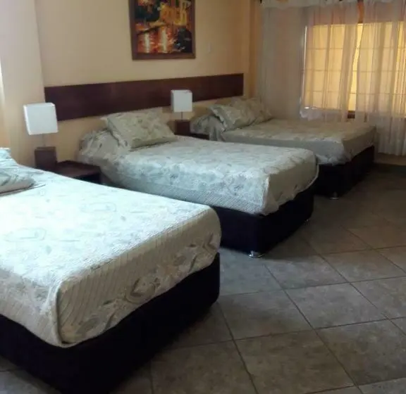 Standard Neljän Hengen Huone, Rio Lindo Ecolodge