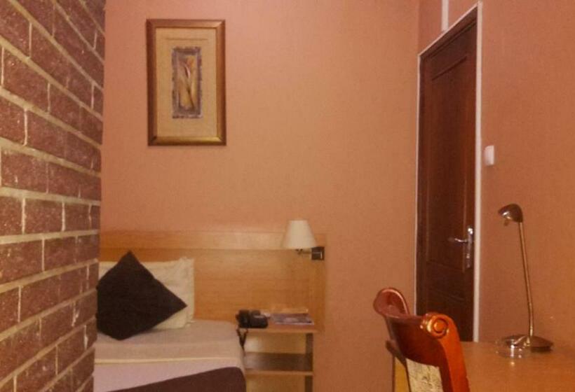 Номер Стандарт Индивидуальный, Taka Taka