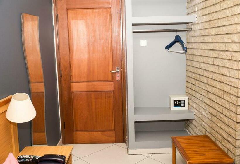 Номер Deluxe, Taka Taka