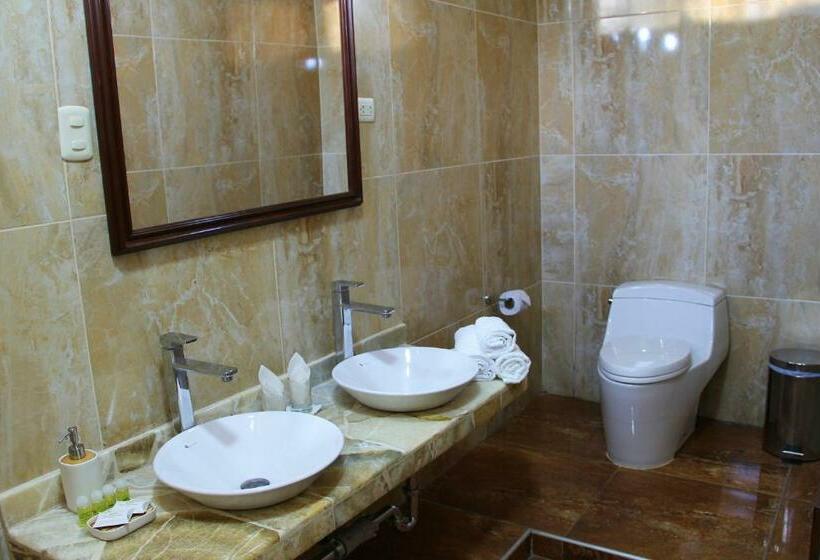 سوییت, Villa De Valverde