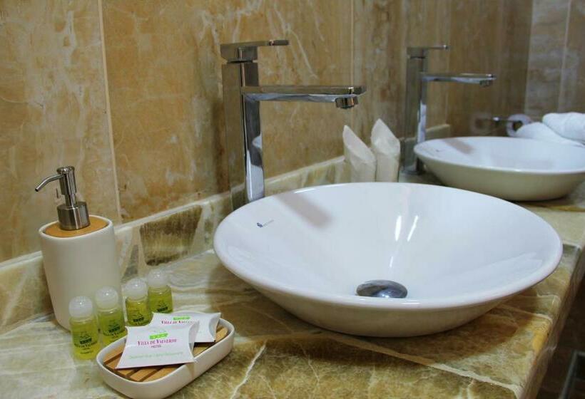 سوییت, Villa De Valverde