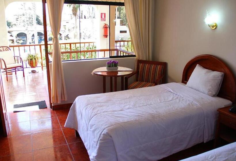 اتاق لوکس, Villa De Valverde