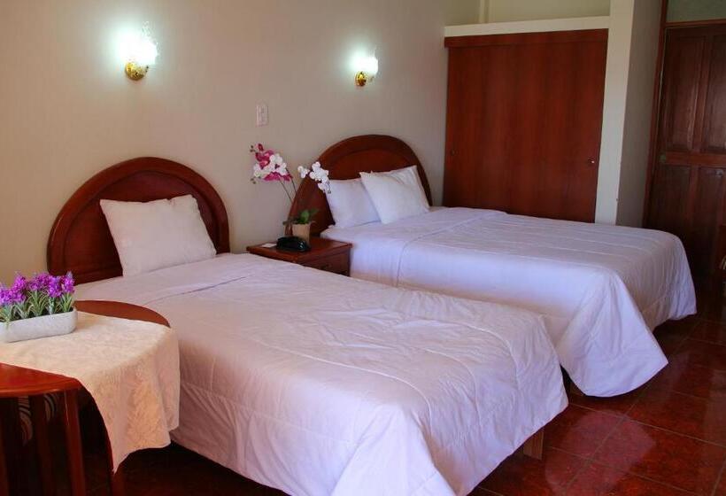 اتاق لوکس, Villa De Valverde