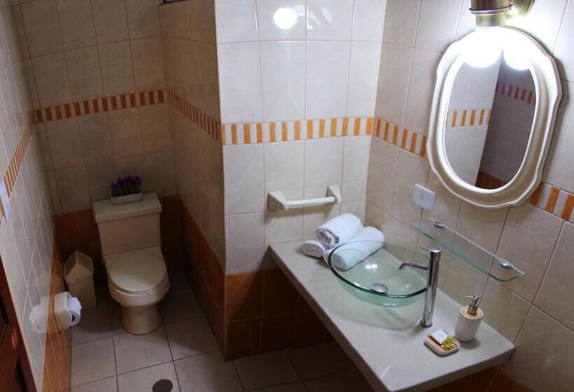 اتاق لوکس, Villa De Valverde