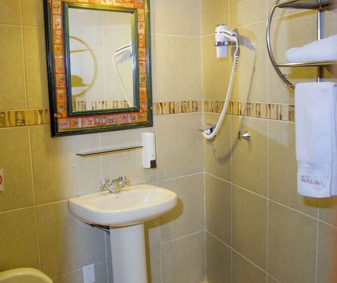 Номер Стандарт Индивидуальный, Warari