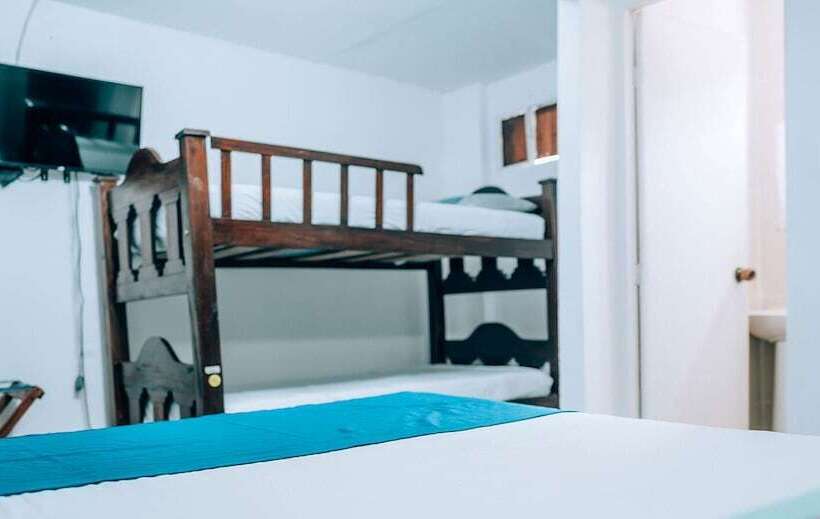 4 Bett Standardzimmer, Neos Hotel Cartagena