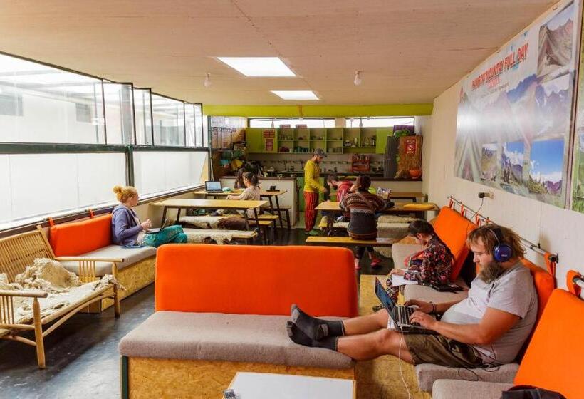 Standart Oda, Ukukus Hostel