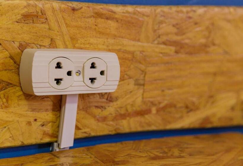 Standart Oda, Ukukus Hostel