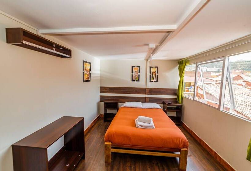 Standart Oda, Ukukus Hostel