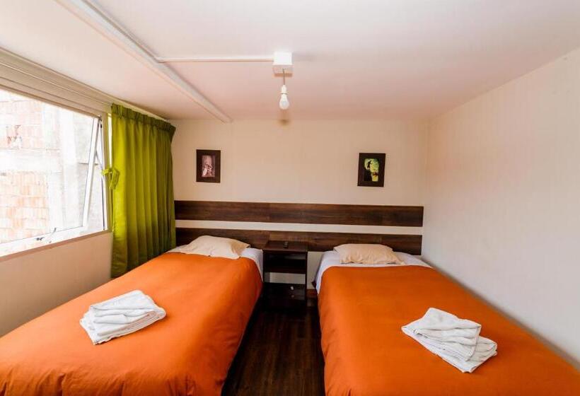 Standart Oda, Ukukus Hostel