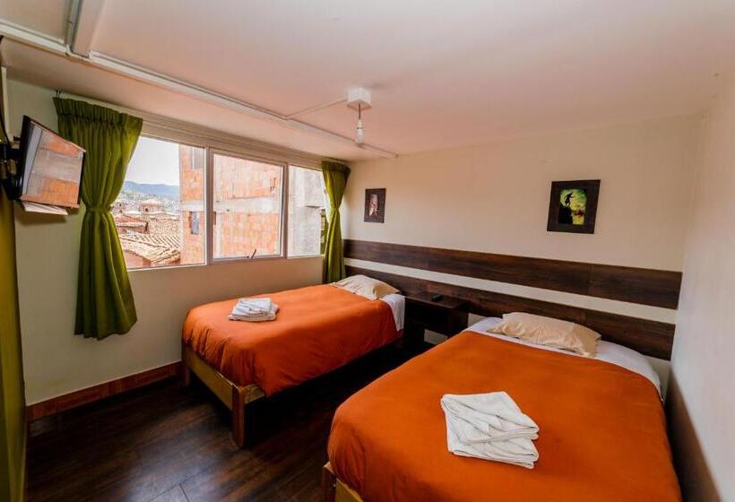 Üç Kişilik Standart Oda, Ukukus Hostel