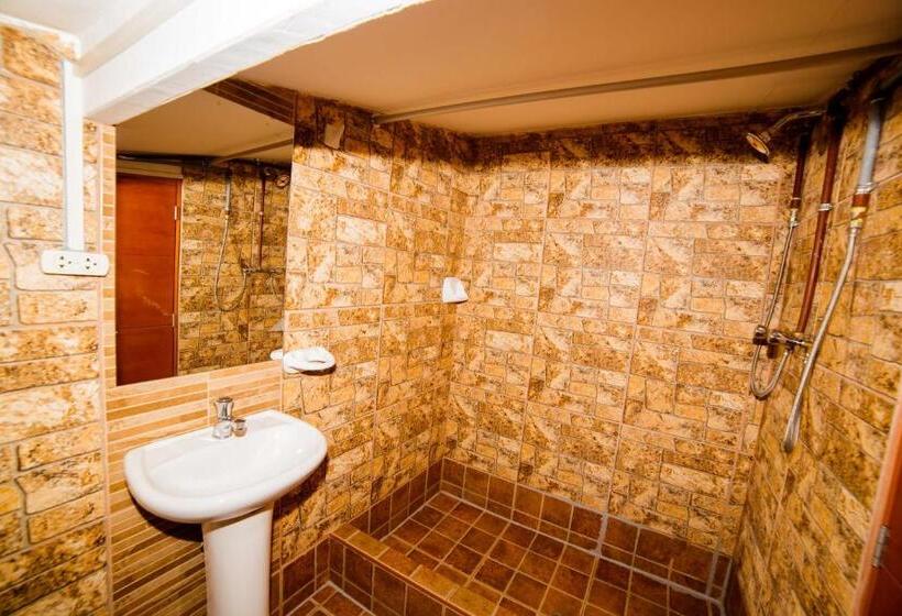 Üç Kişilik Standart Oda, Ukukus Hostel