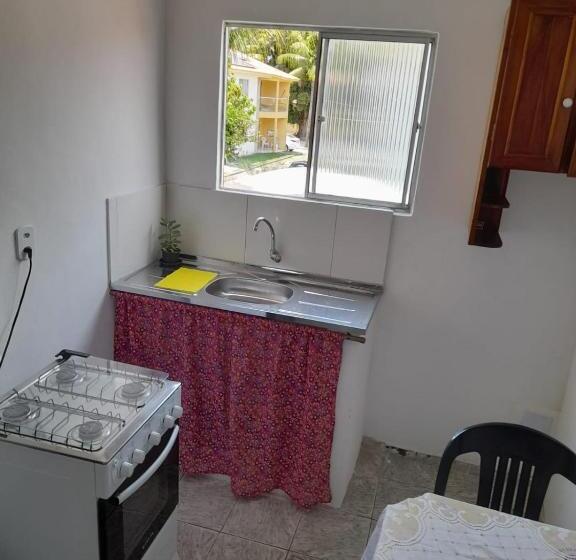 غرفة قياسية ثلاثية, Nata Hospeda Miquarto