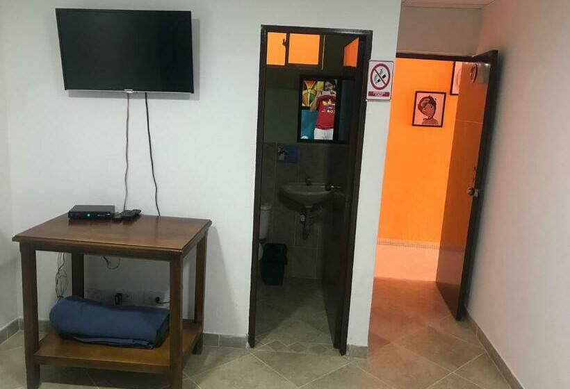 스탠다드 룸, Hostal El Hangar