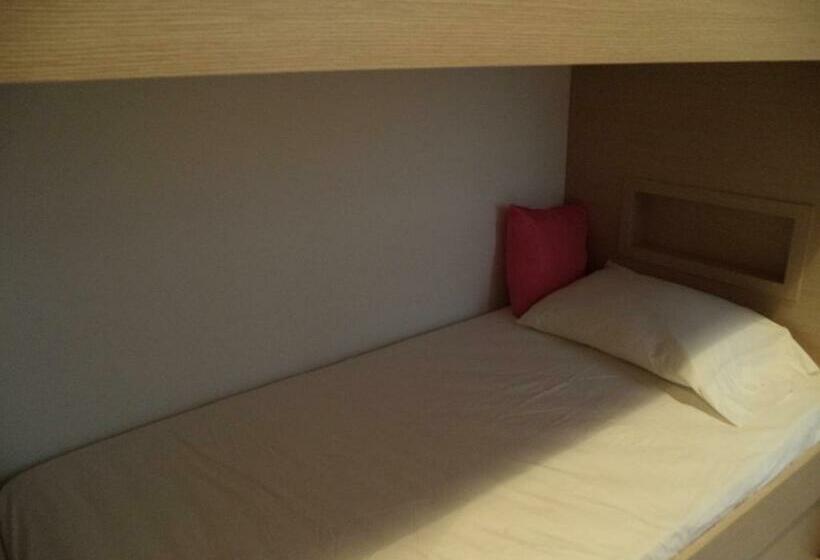 מיטה בחדר משותף, Aroha Villana Hostel