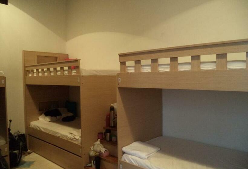 מיטה בחדר משותף, Aroha Villana Hostel