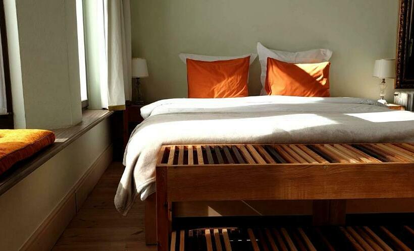 اتاق لوکس, Bed & Breakfast Exterlaer