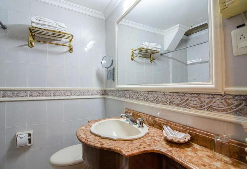 اتاق استاندارد سه نفره, Majestic