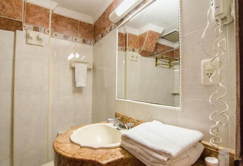 اتاق استاندارد سه نفره, Majestic