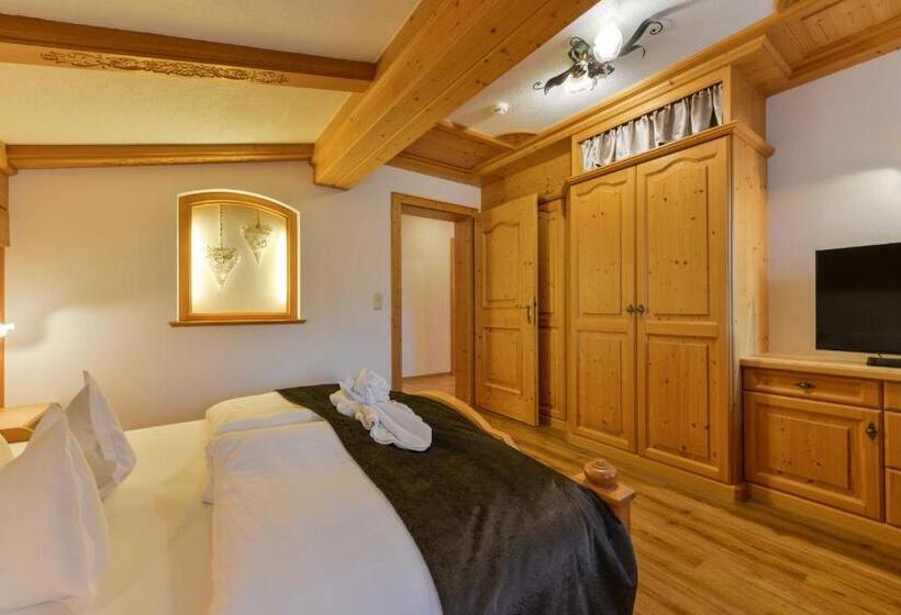 סוויטה עם מרפסת, Oberlechtaler Hof Boutique