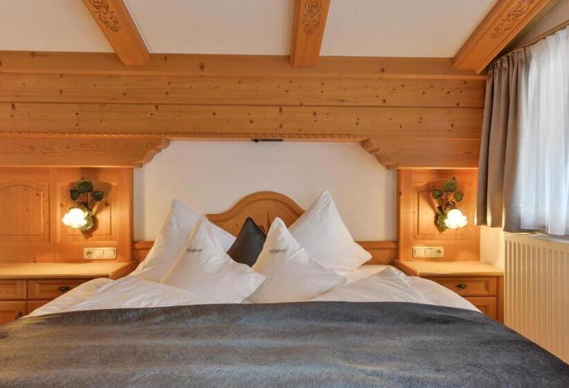 סוויטה נוף להרים, Oberlechtaler Hof Boutique