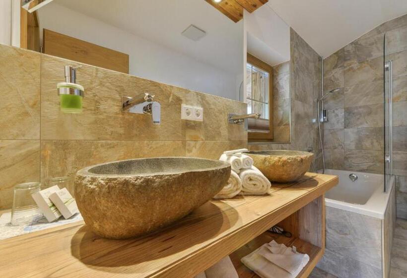 חדר סטנדרט עם מרפסת, Oberlechtaler Hof Boutique