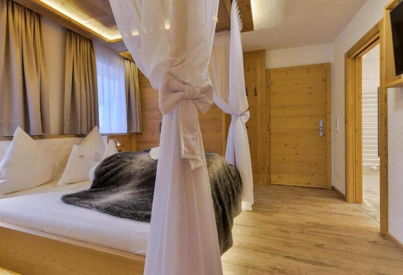 小型套房带阳台, Oberlechtaler Hof Boutique