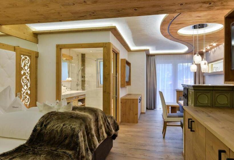 小型套房带阳台, Oberlechtaler Hof Boutique