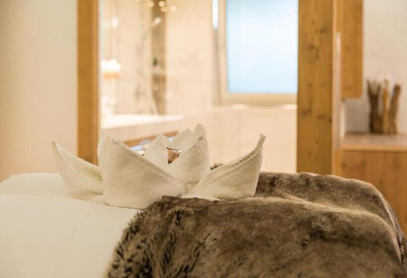 小型套房带阳台, Oberlechtaler Hof Boutique