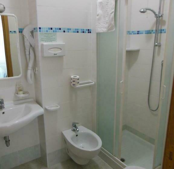 غرفة كلاسيكية رباعية, Petite Fleur