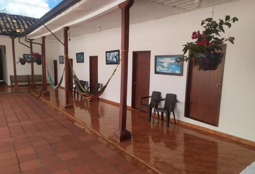 Quarto Familiar, San Agustín
